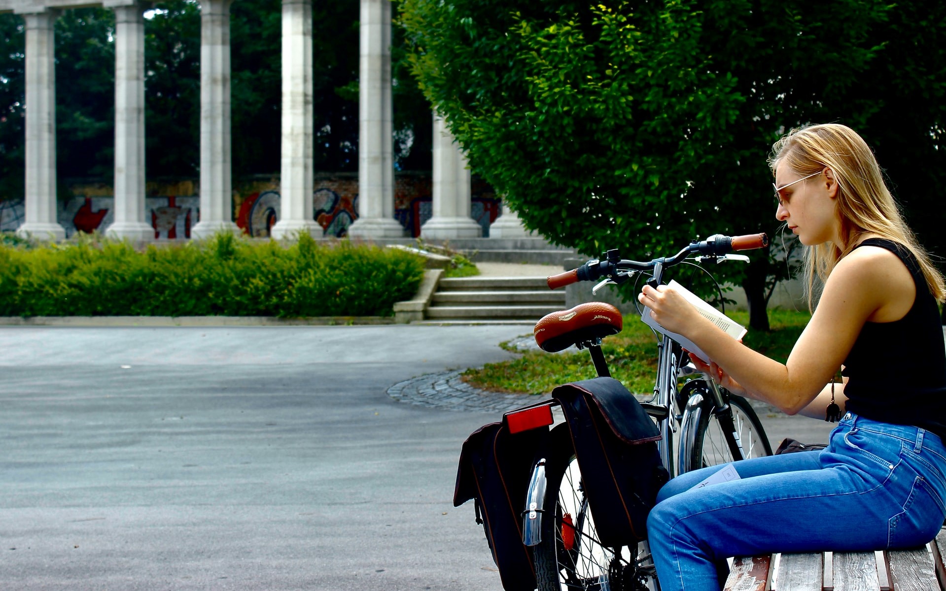 3 Books About Cycling That You Should Read